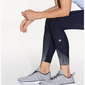 Lululemon tight stuff tight with scalloped ends